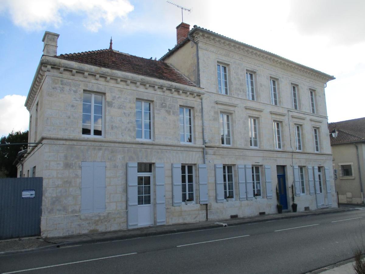 Maison Jeanne D'Arc Saint-Genis-de-Saintonge 外观 照片